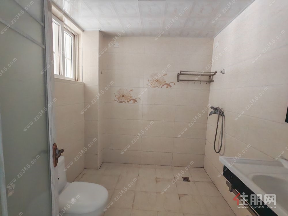 凤岭北核心位置单位房带阁楼3房  环境清静  临近会展航洋城  万象城等  凤翔书包