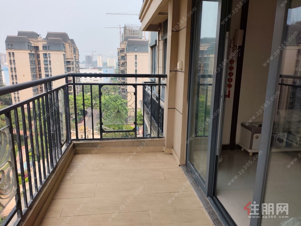 南宁东站附近恒大雅苑精装3房88万  家具家电齐全 保养新