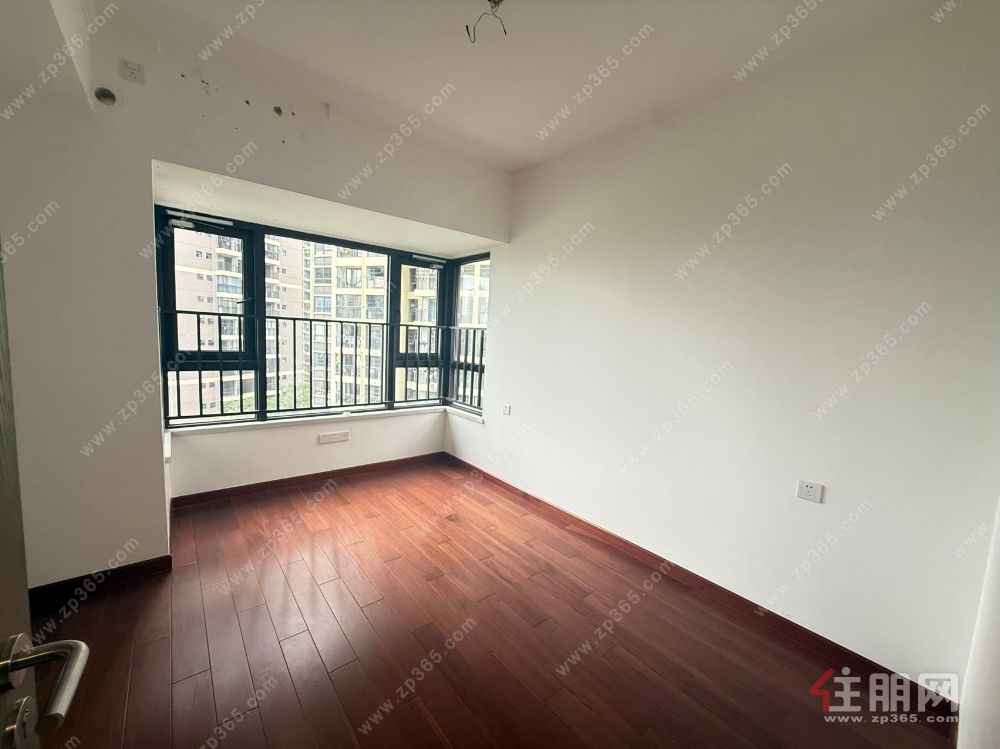 华发国宾一号3房两厅