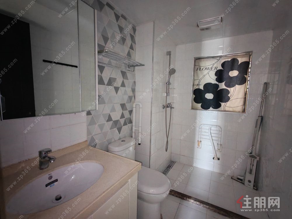 秀田小学旁精装3房诚意出售   好楼层   绿化有  有泳池 球场   近邕江