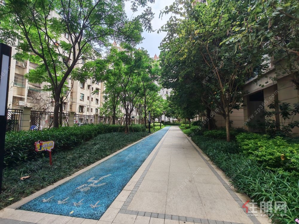 秀田小学旁精装3房诚意出售   好楼层   绿化有  有泳池 球场   近邕江