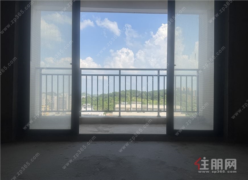 龚州新天地4房1厅2卫平南三环路与龙祥大道交汇处117㎡仅***万