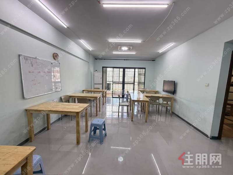 信地伴云居3房2厅2卫凤岭南优质住宅仅149万