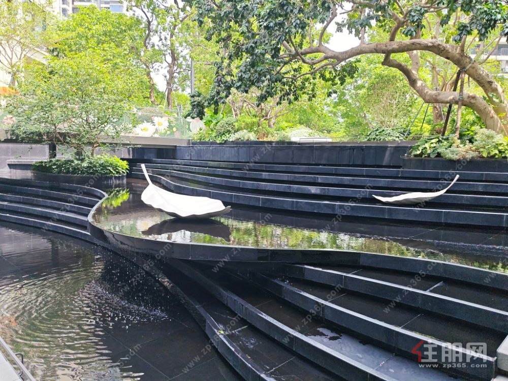 未来城市3房 江南5号线地铁口  高层毛坯76万   合适可商量