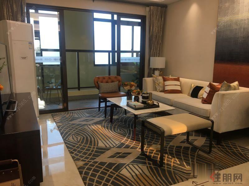 五象湖南(彰泰郡)3号地铁口赠送大面积公摊抵