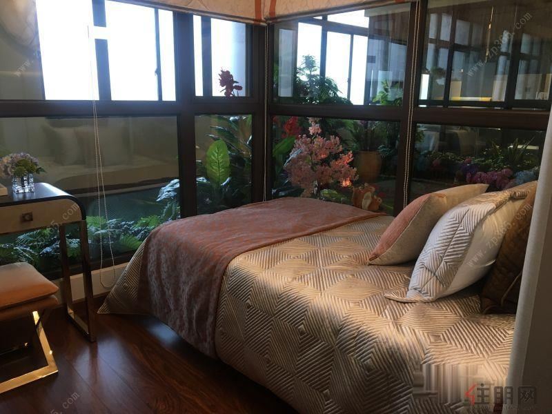 五象湖南(彰泰郡)3号地铁口赠送大面积公摊抵