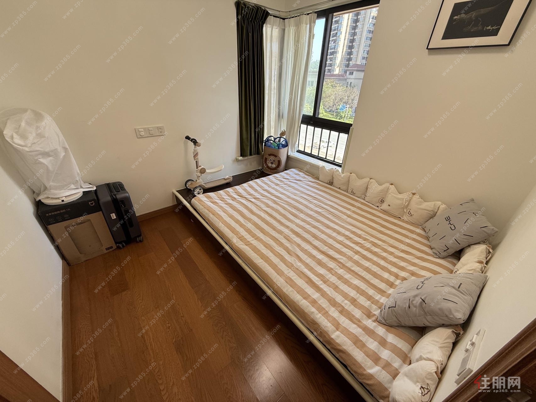 相思小镇旁精装三房,保养新,密码看房