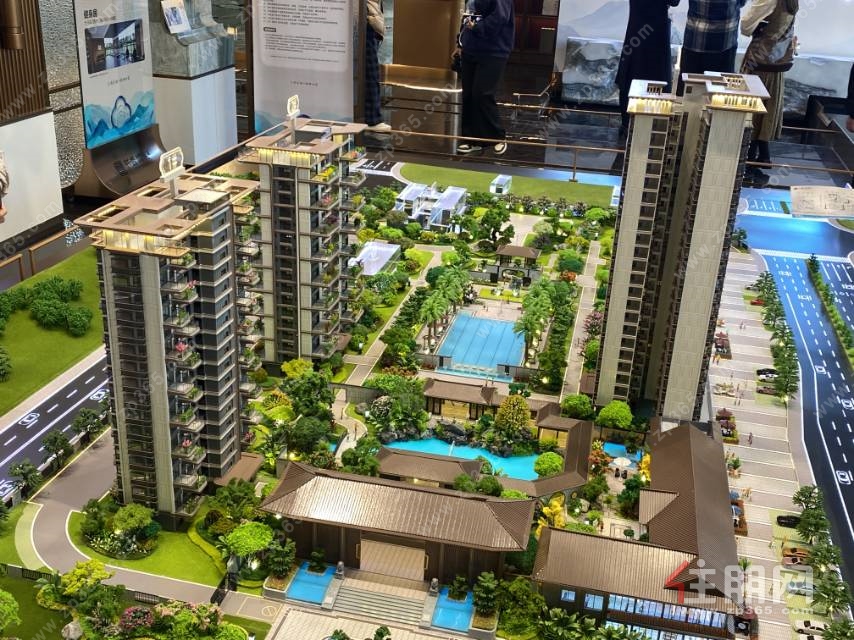 江南区，南宁三中+民主路小学