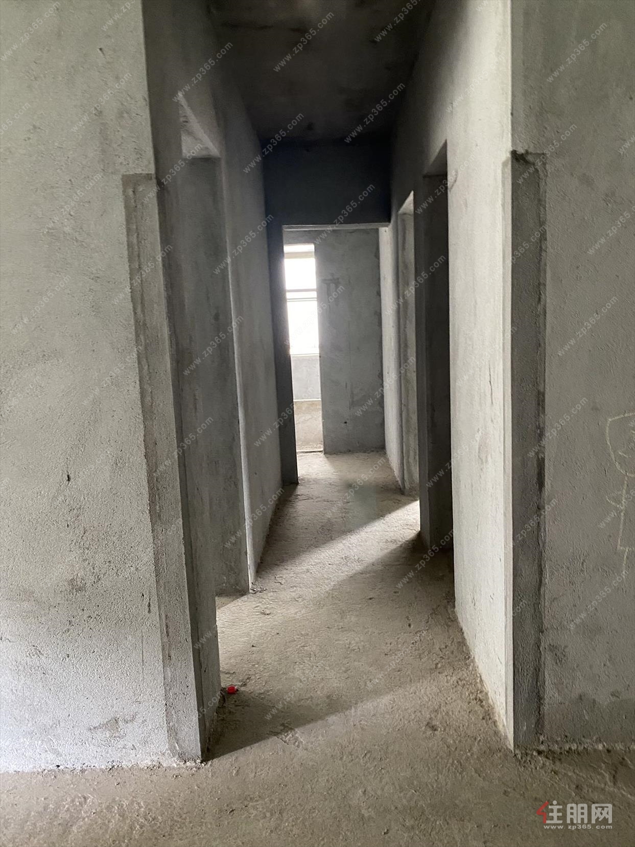 爱丽嘉园8楼朝南看花园 112㎡毛坯大三