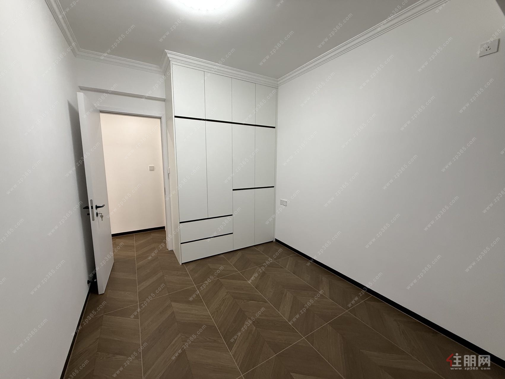 文澜府精装修四房两厅117平73.8万