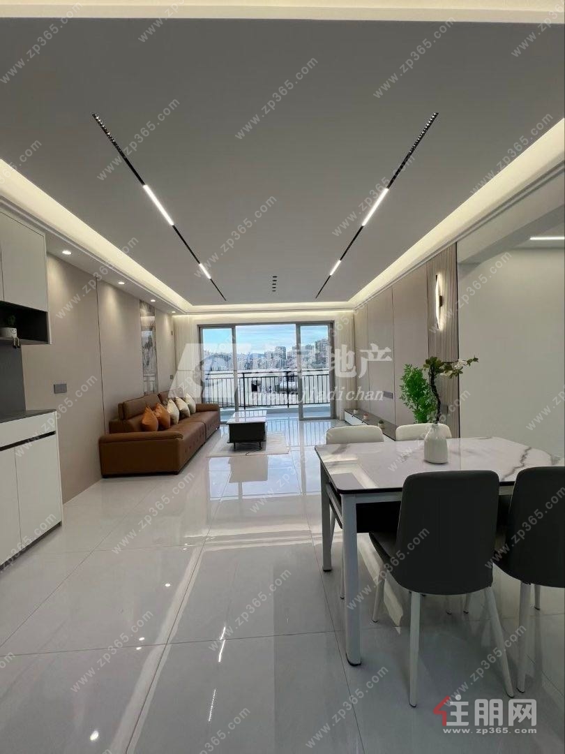 港宁小学附近精装修，三房两厅两卫