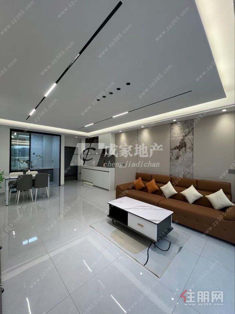 港宁小学附近精装修，三房两厅两卫