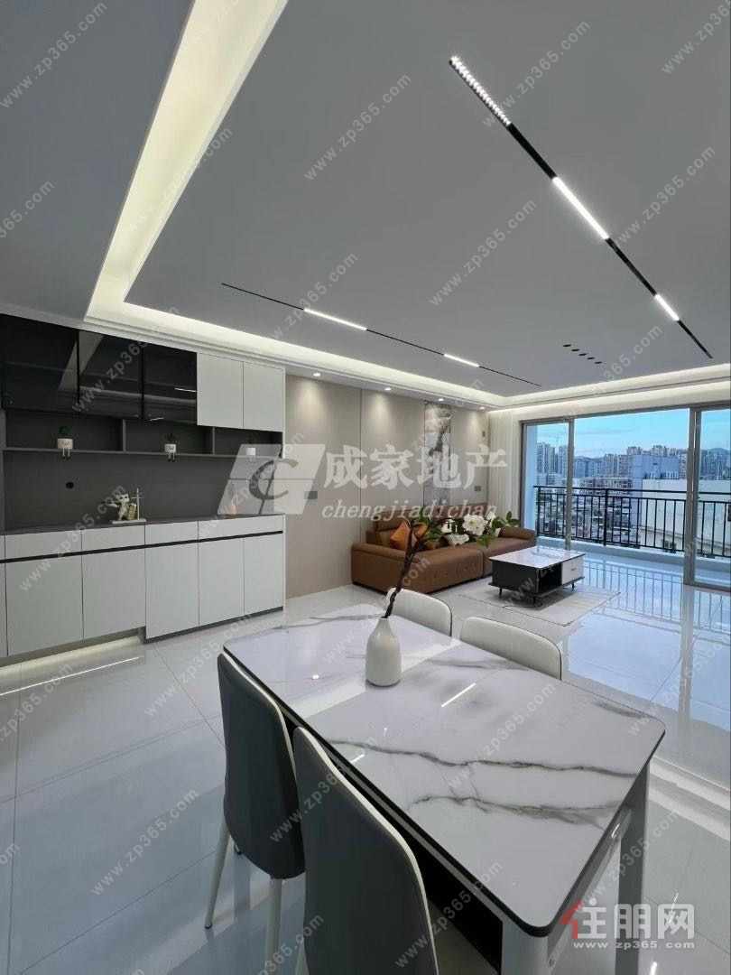 港宁小学附近精装修，三房两厅两卫