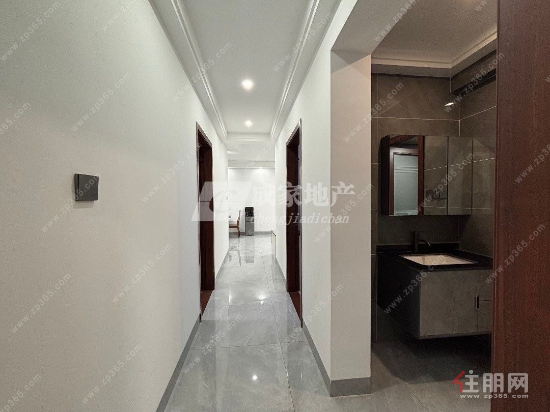 送车位国宾首府精装修四房