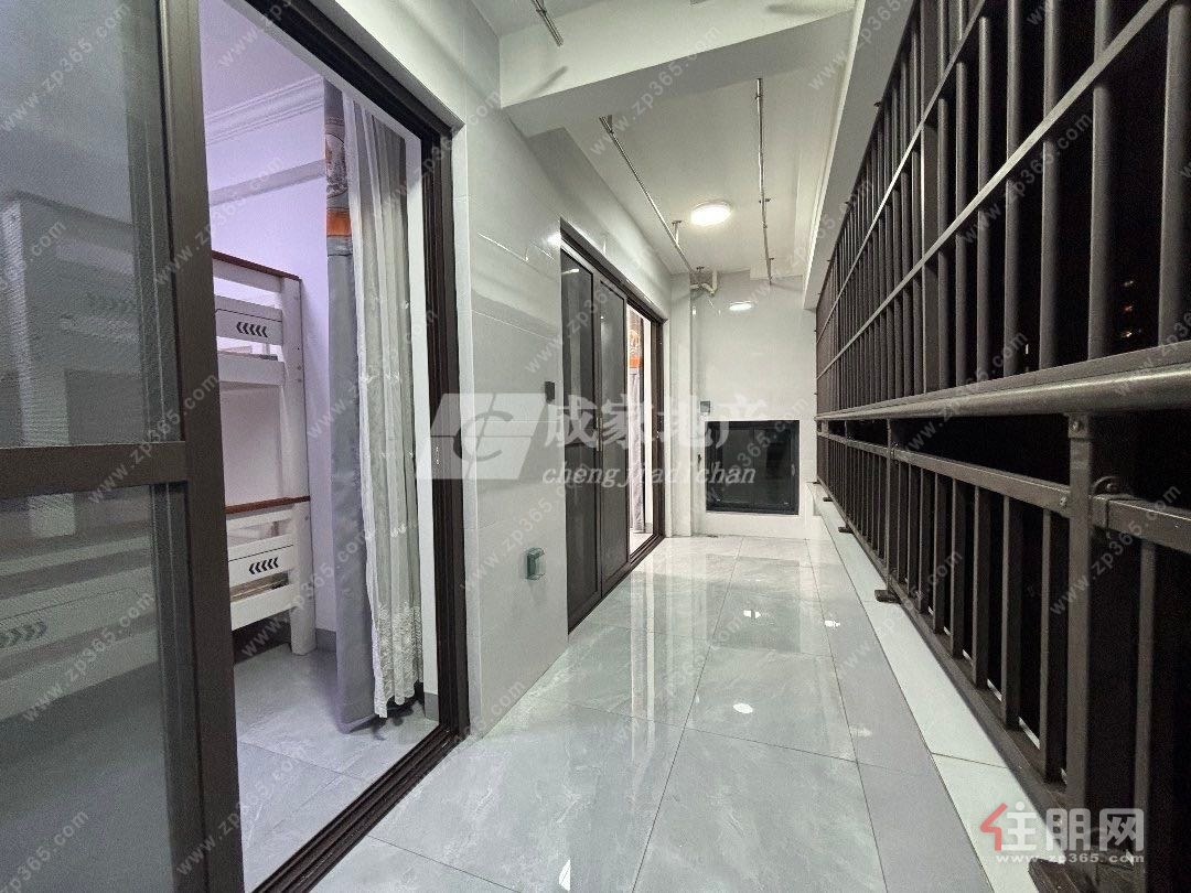 送车位国宾首府精装修四房