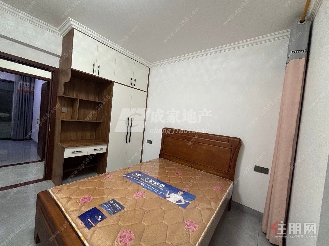 送车位国宾首府精装修四房