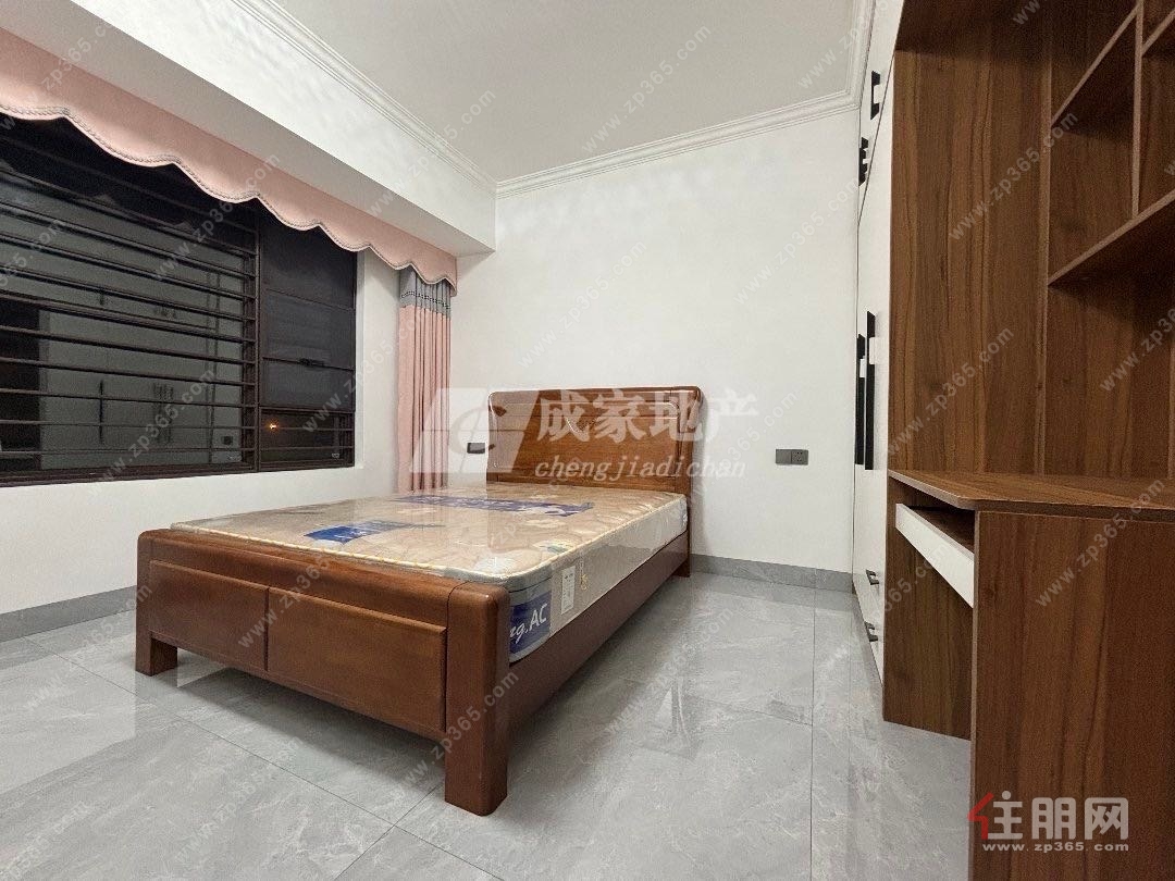 送车位国宾首府精装修四房