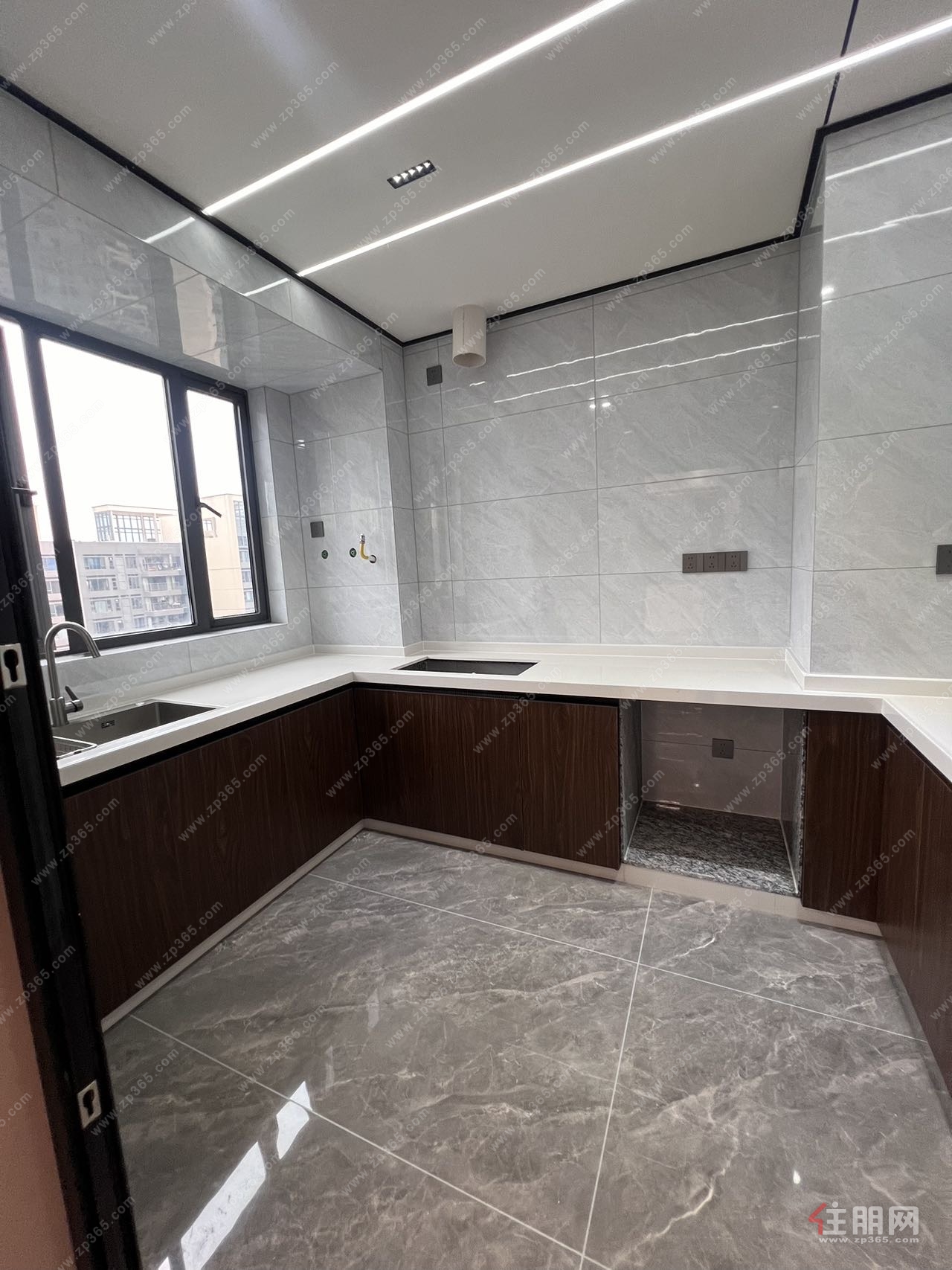 小龙品质盛世嘉园精装修四房124平，南北