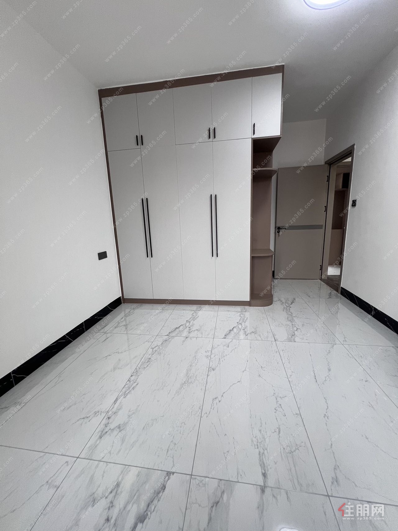 小龙品质盛世嘉园精装修四房124平，南北