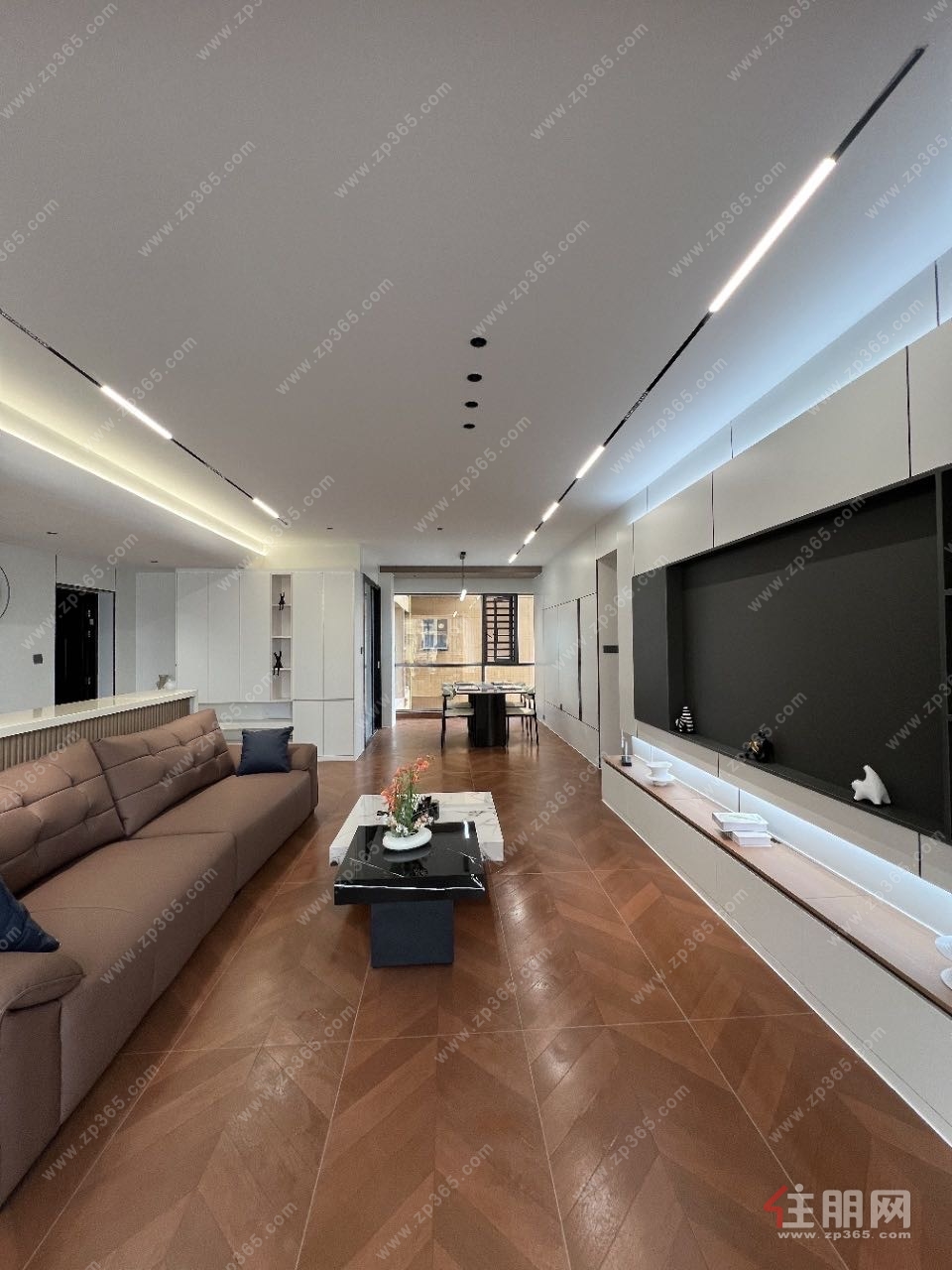 天悦华府精装修四房140平88万