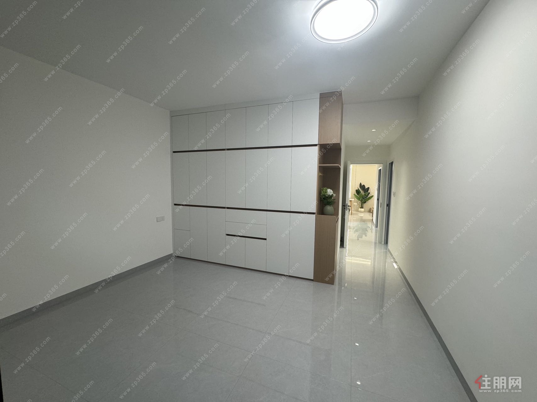 王府井精装修三房38.8万