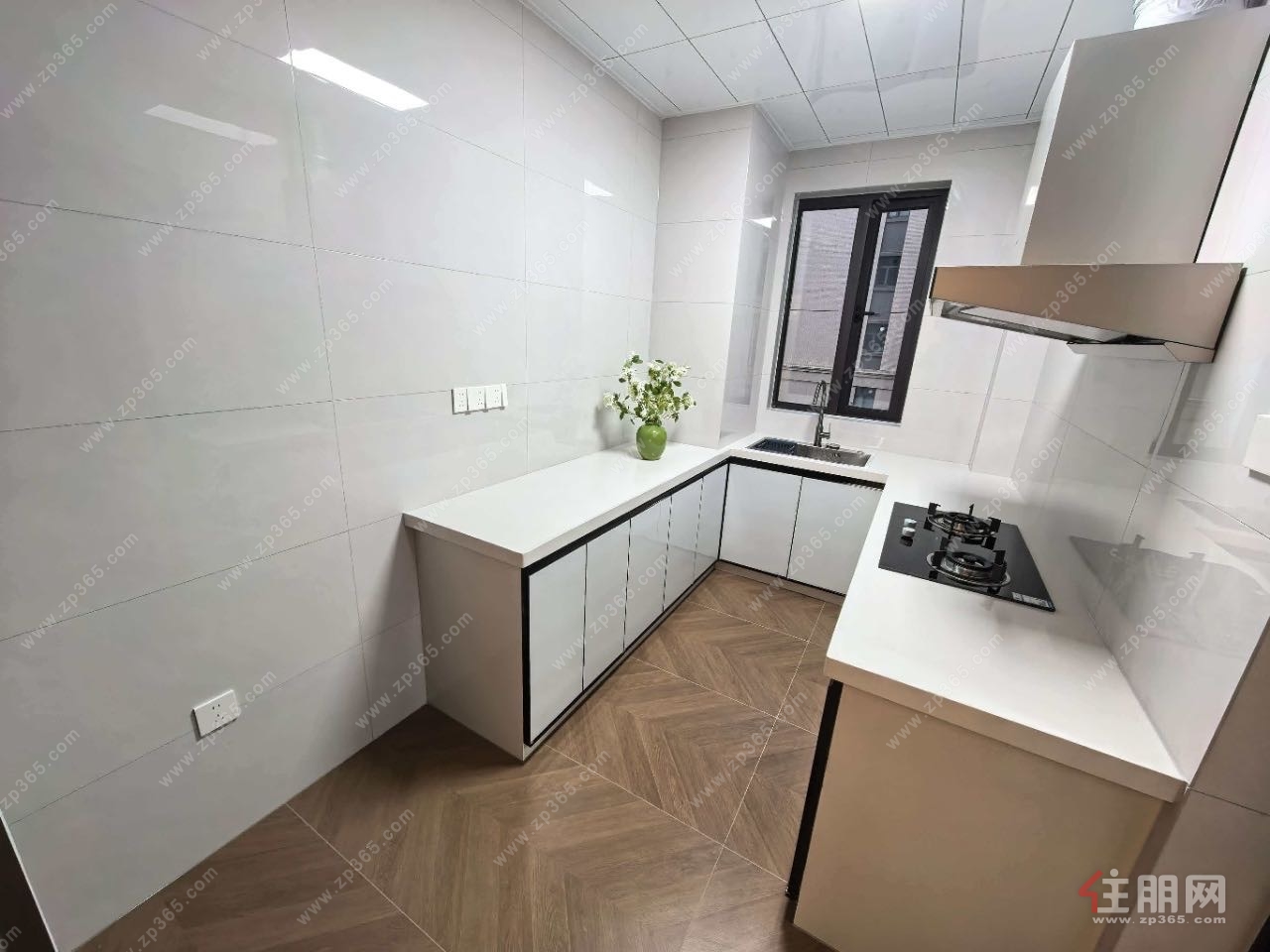 小龙品质盛世天禧，精装修，四房，精装修未