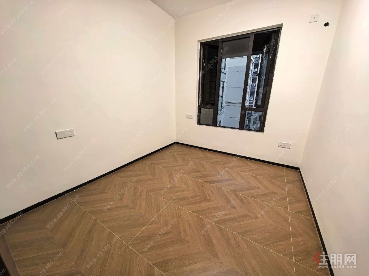 小龙品质盛世天禧，精装修，四房，精装修未