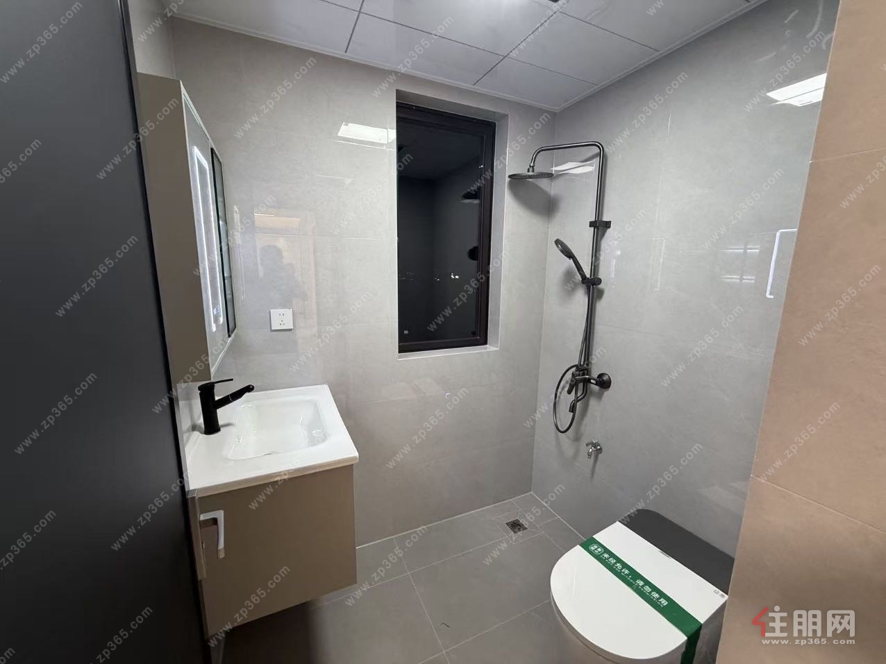 园博园附近精装修，三房新装修未入住