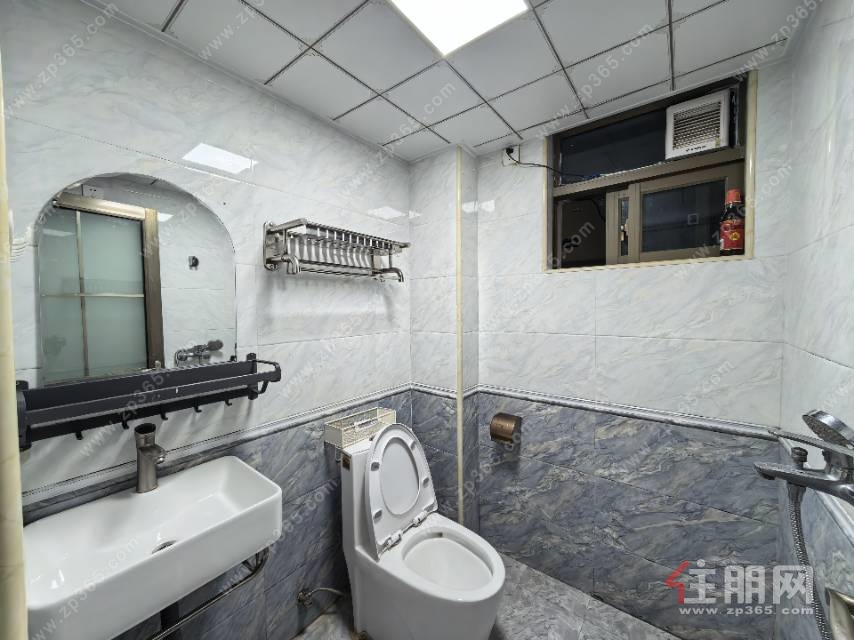 靠近朝阳,邕江,一中