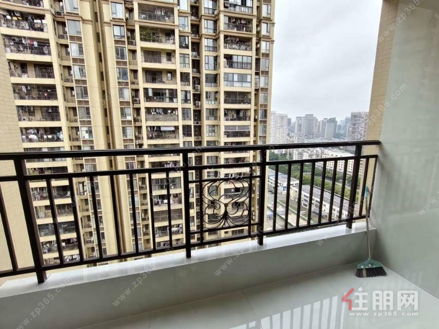 业主急卖，三房两卫双凤翔**，首付20万