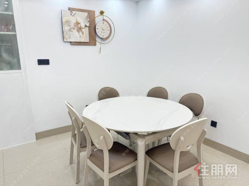 四十七中旁 4房2卫 中间层 随时看房
