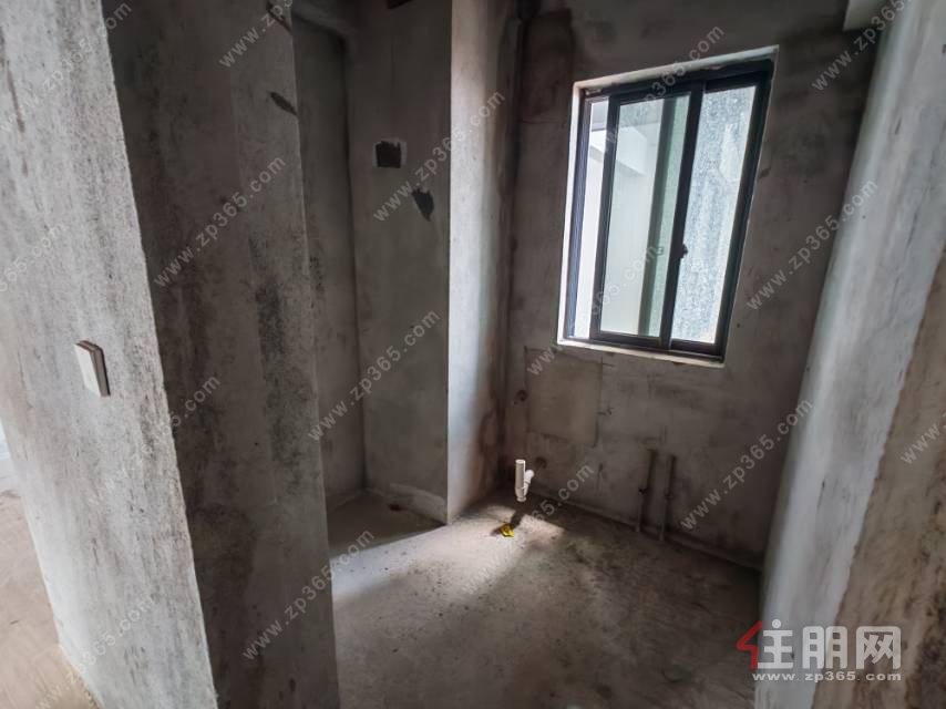 青秀区，进地铁，民主路小学