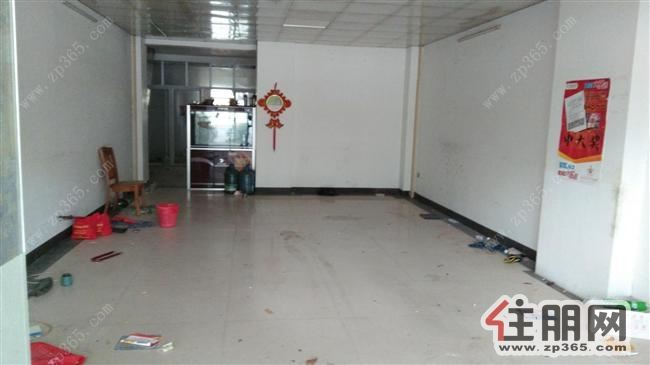 锦泰尊品新装修没入住过,配套齐全,带小车位出租2500元/月