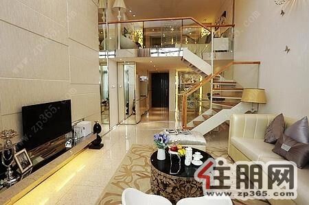 青秀万达银座LOFT出租层高5.1米(5F低区电梯第一个停靠楼层)