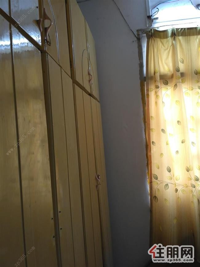 石羊塘交警后两房一厅家具齐全拎包入住(2)