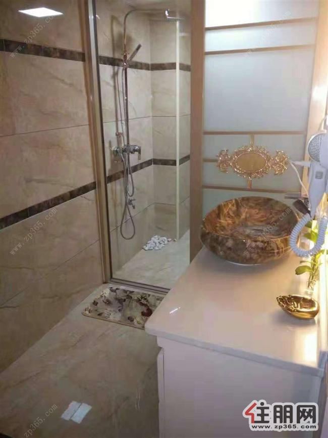 东湖公园广汇东湖城