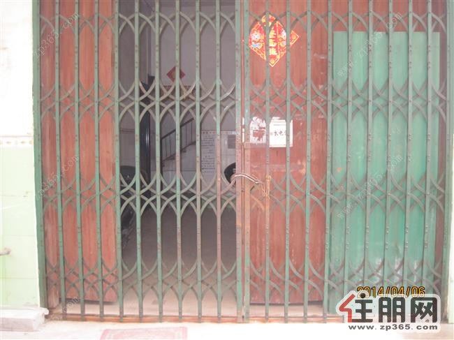 广场附近中山路兴明大酒店后面