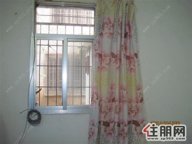 广场附近中山路兴明大酒店后面