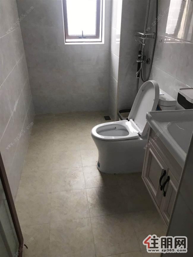 星光大道二号线口江南万达广场3房配齐出租随时看房