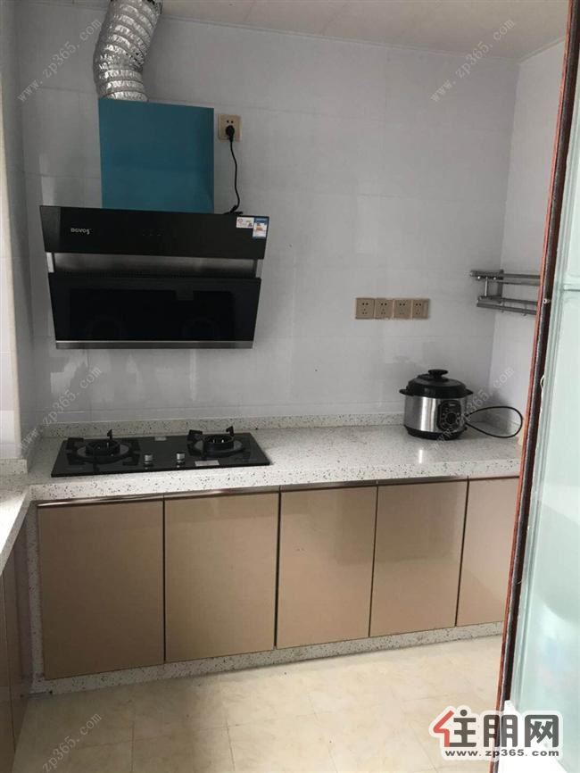 星光大道二号线口江南万达广场3房配齐出租随时看房