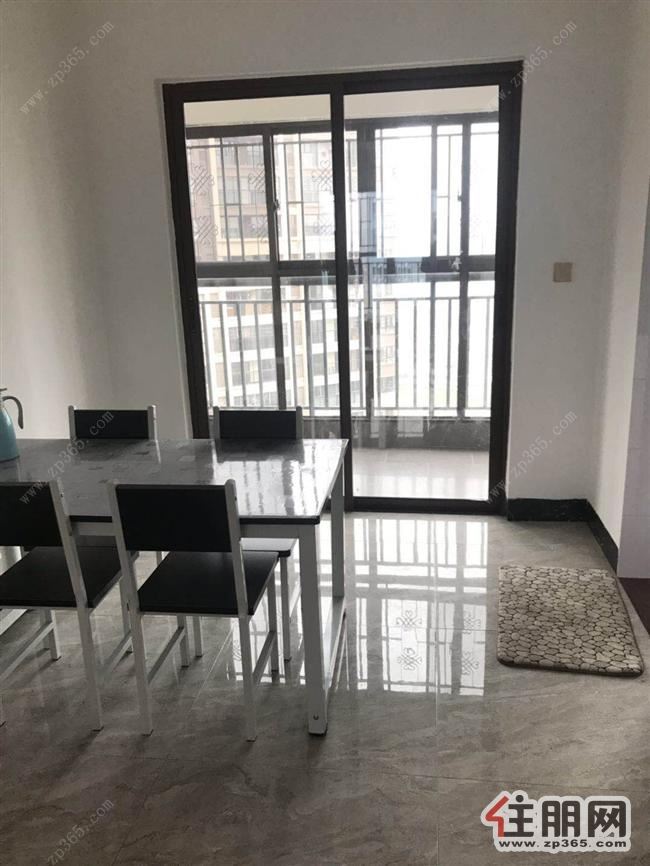 星光大道二号线口江南万达广场3房配齐出租随时看房