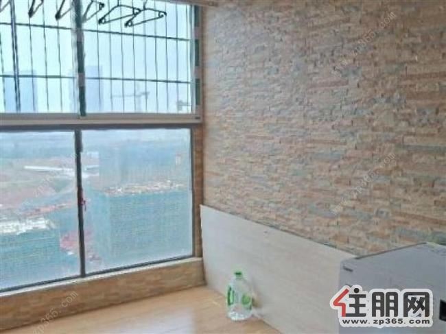 汇东星城三房,首次出租,保养新,家电家具齐全