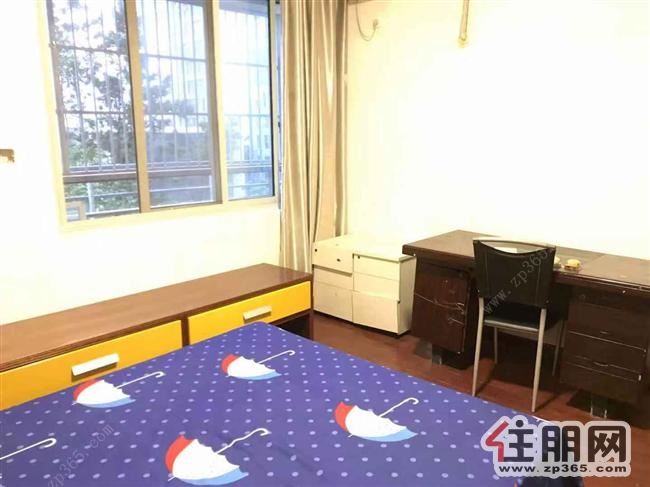 民族大道边凤岭站地铁口上东国际拎包入住家具齐全