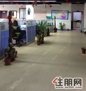 新阳路-龙腾雅里商业街3栋写字楼急租(带办公家具)