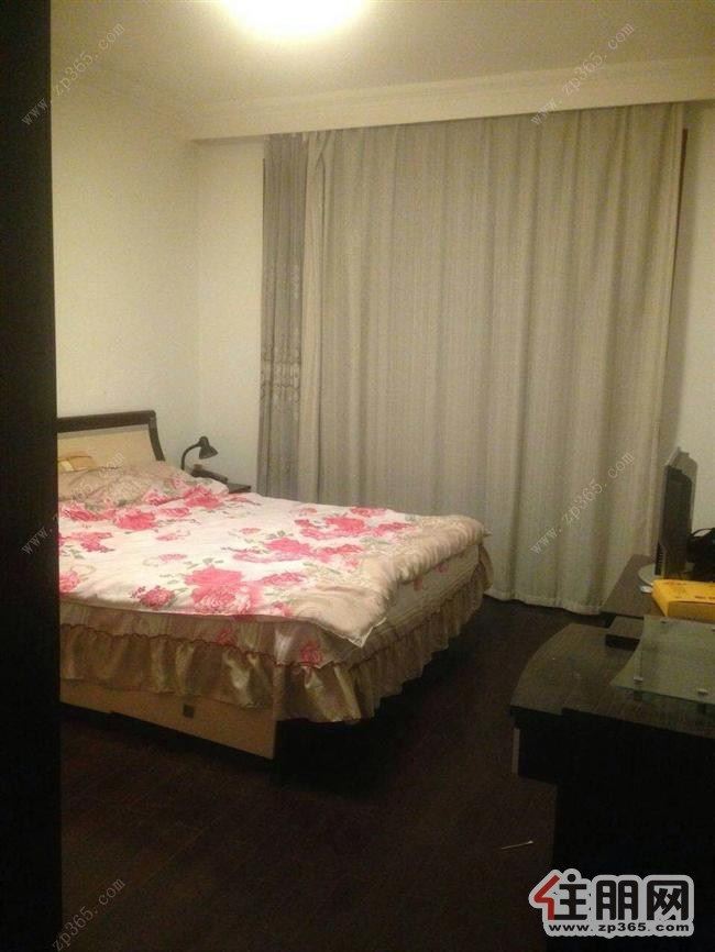 金河湾豪装二楼3房