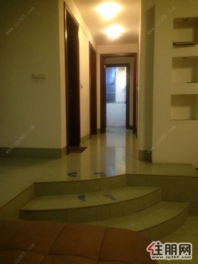 金河湾豪装二楼3房