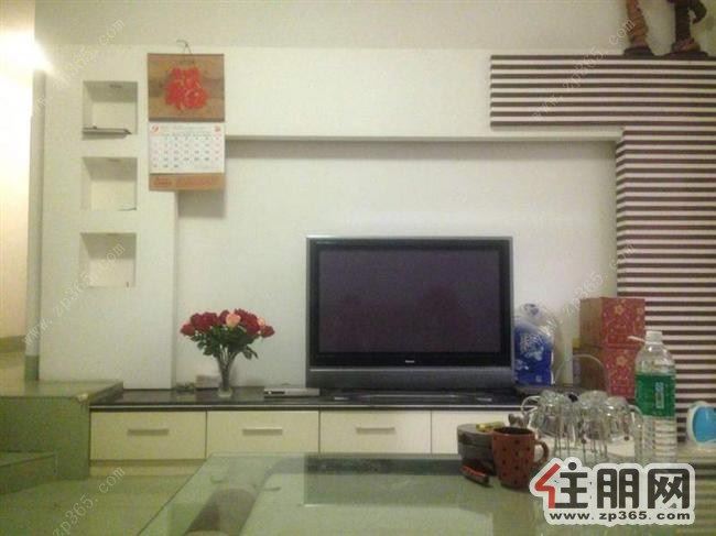 金河湾豪装二楼3房