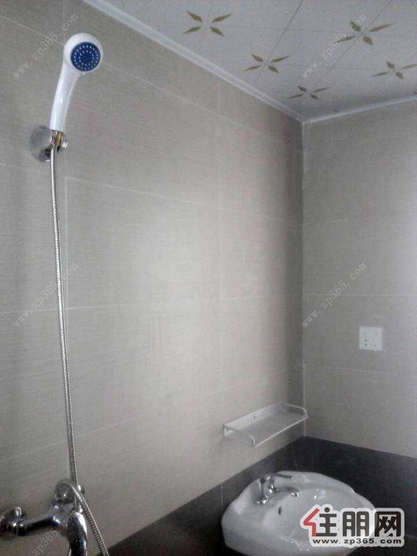 贵港市九龙新城3室2厅2卫新装修首次出租