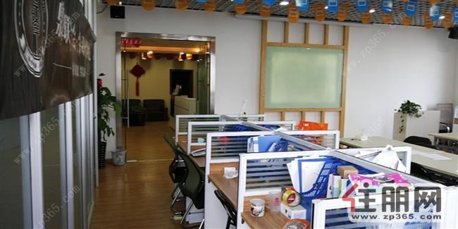 青秀万达出租,320平五个隔间,带用