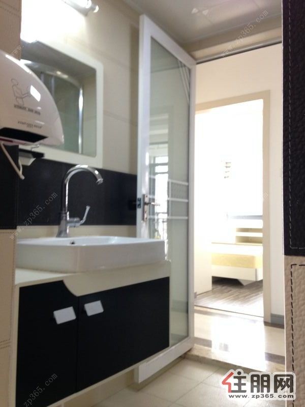 汇金一号(荣军路226号三柳大院旁)